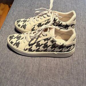 Coach Black and White Sneakers Size 8.5 NWOT like new